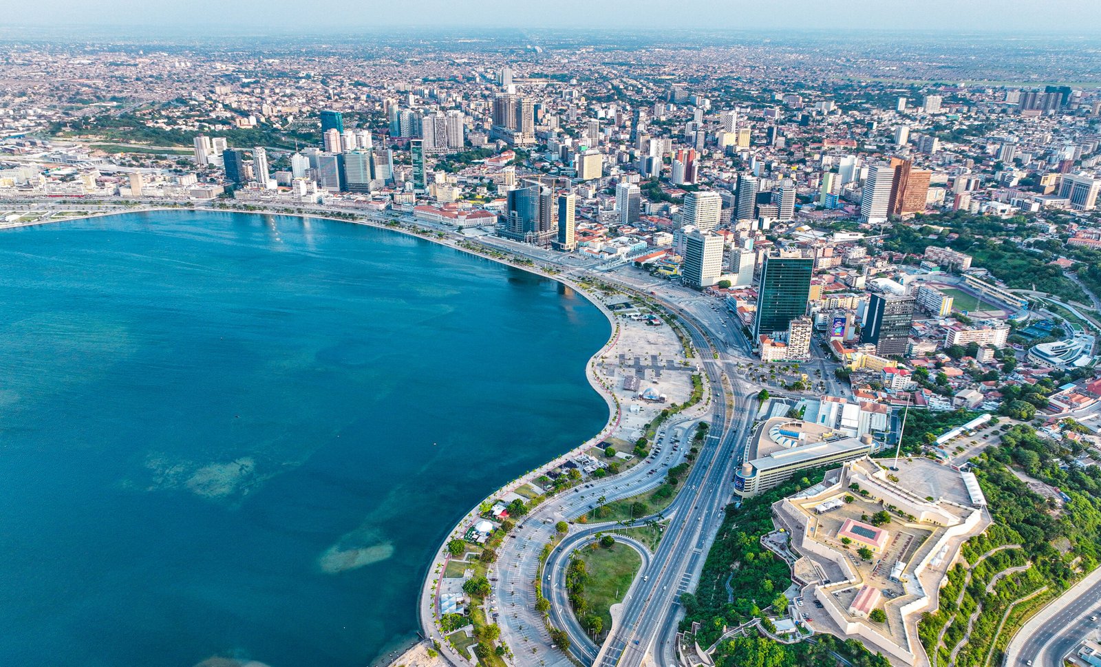 Angola consolida recuperação com PIB a 4% e inflação abaixo dos 12% em 2027
