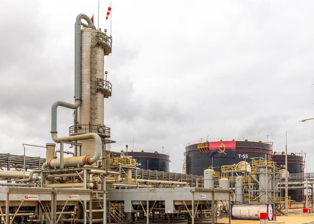 Angola entra no mercado global de refinados com primeira exportação da Refinaria de Cabinda