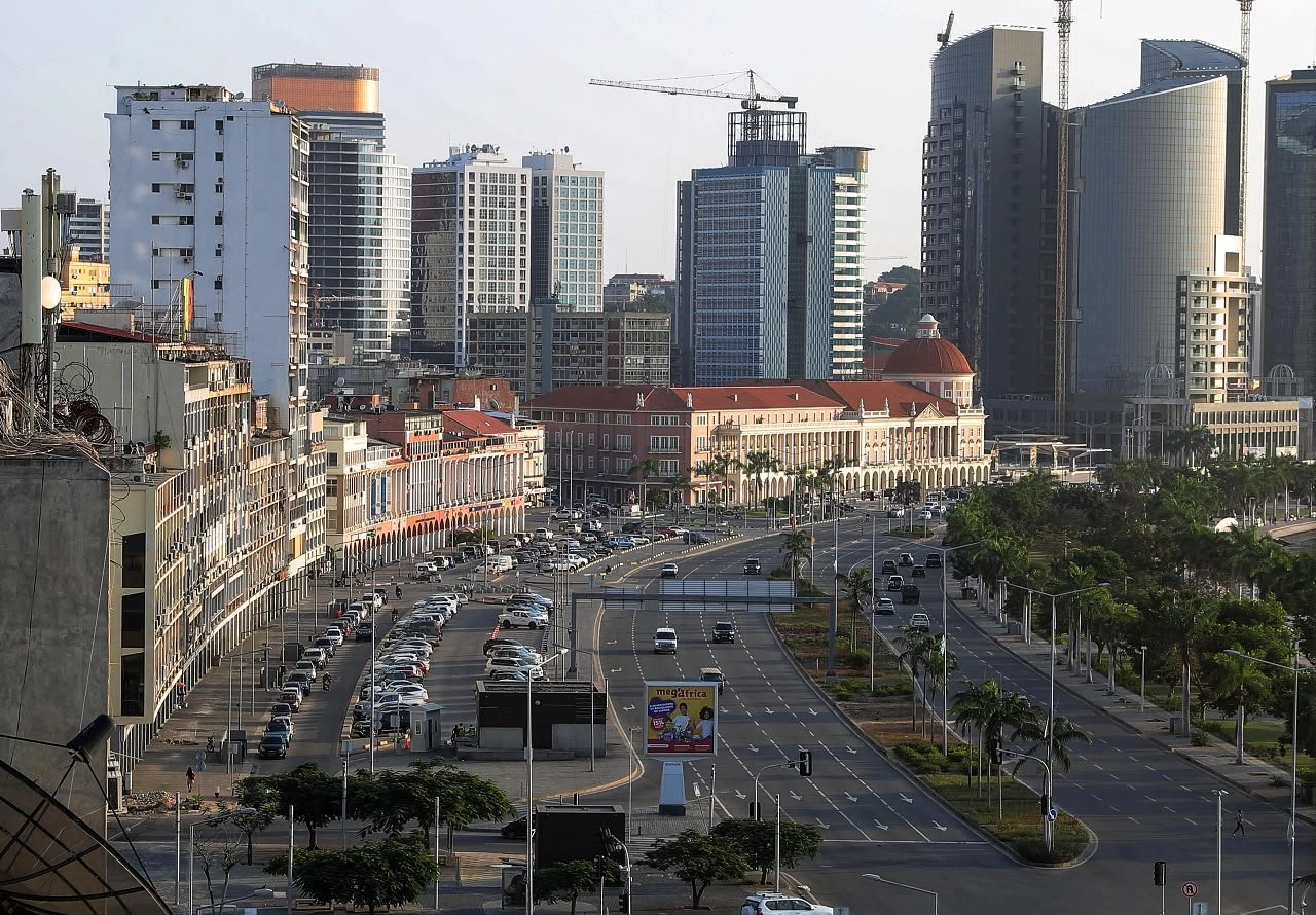 Angola figura entre os cinco países com maior progresso anticorrupção da última década