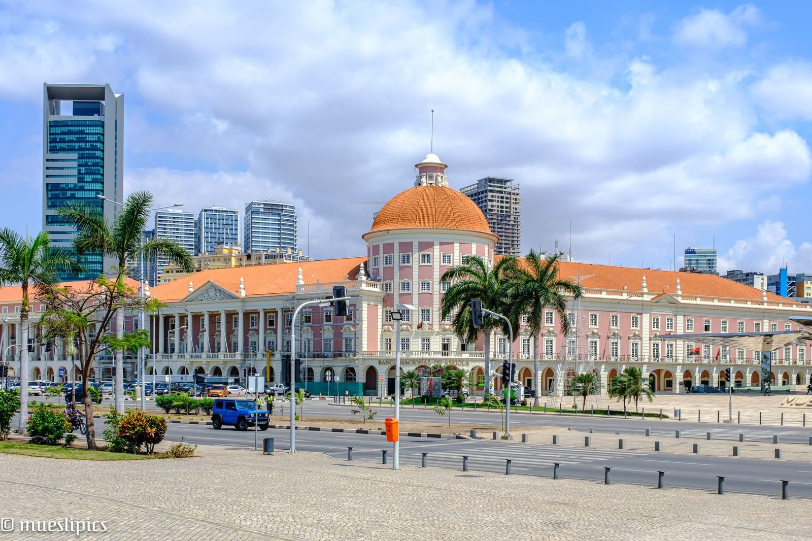 Crédito à economia angolana cresce 12,5% e ultrapassa os sete biliões de kwanzas