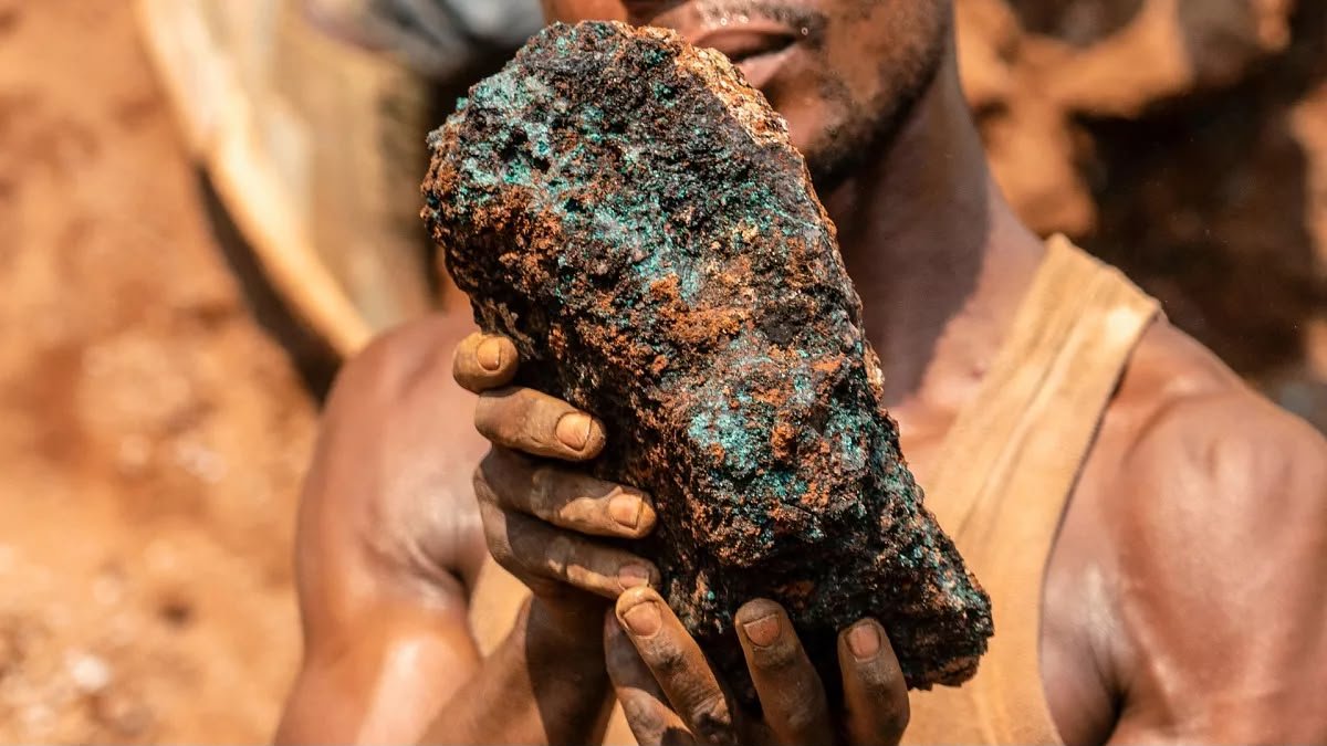 Sem reservas, Angola tenta lugar de destaque no comércio de minerais críticos