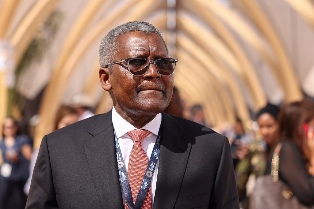 Dangote aproxima-se dos 60 mil milhões de dólares após estreia em bolsa da sua refinaria
