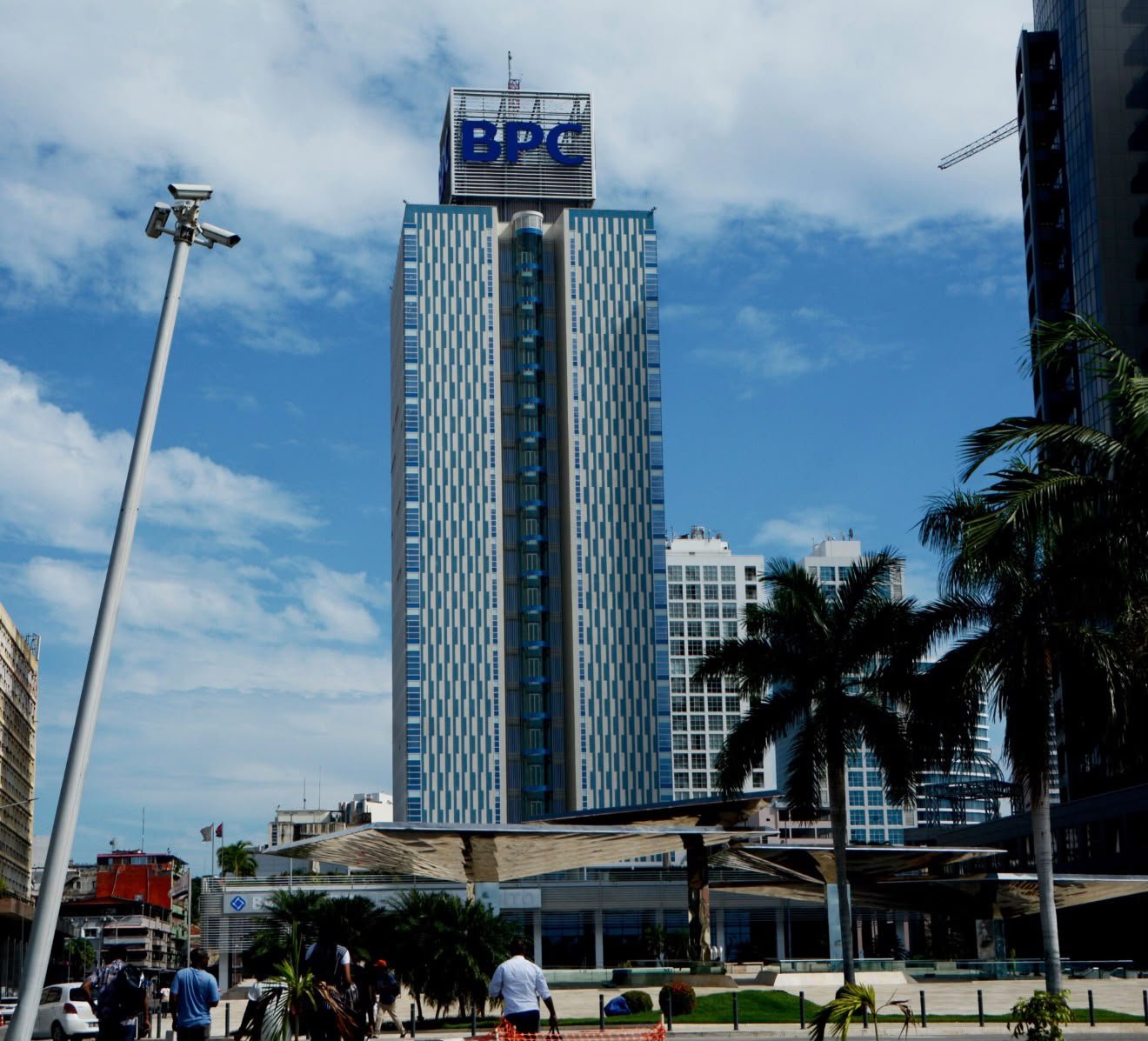 Mais bancos, menos peso: Angola perde terreno no clube dos gigantes africanos